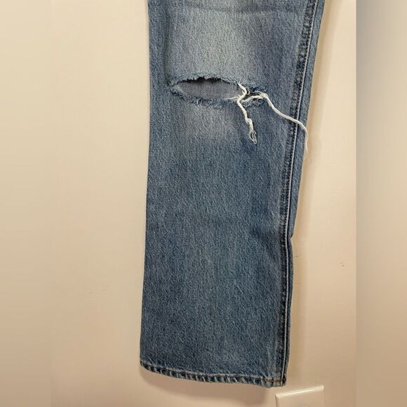 H&M high Rise Mom Jeans 🤍 - Picture 5 of 7